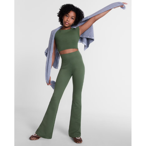 FROM $3.78 (Reg. $9.48) Weekend Academy Girls Seamless Flare Leggings at Walmart - at Walmart